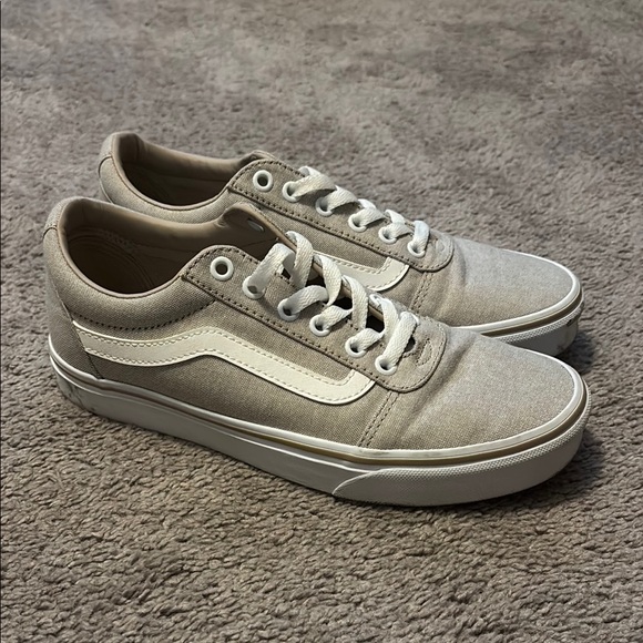 Vans - Picture 1 of 6